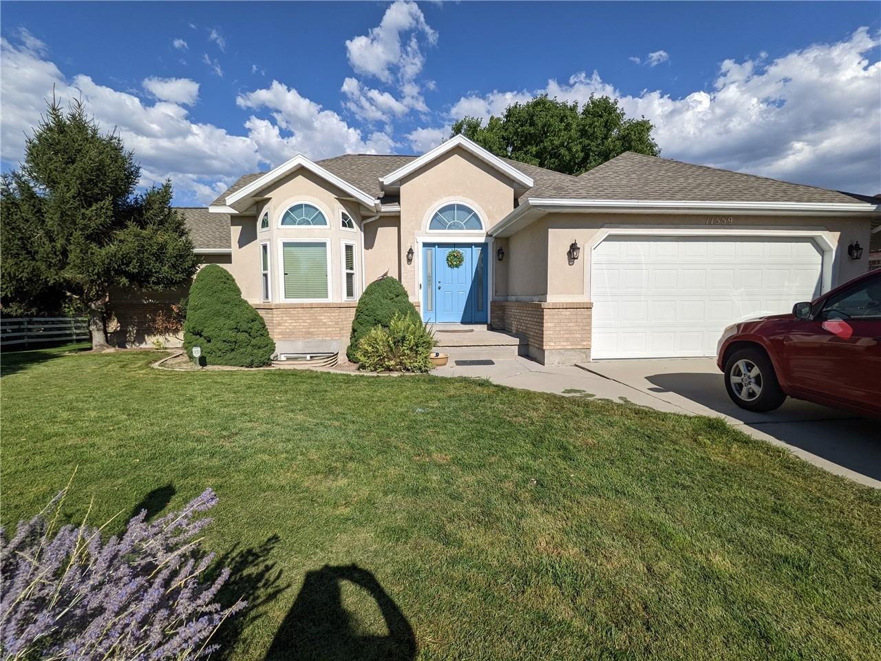 11559 S Thoroughbred Dr - Photo 2 of 6