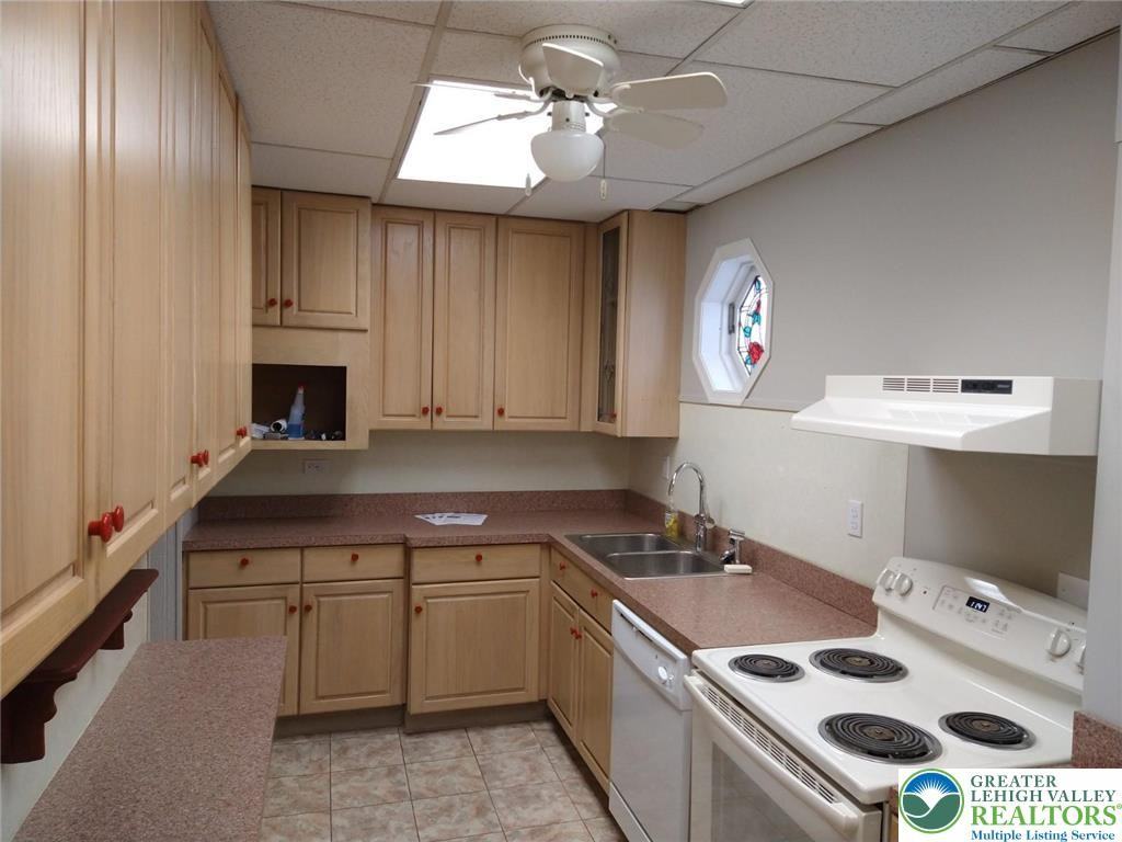 33 N Hellertown Ave ##A - Photo 4 of 17