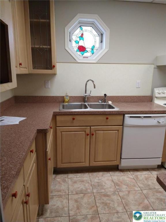 33 N Hellertown Ave ##A - Photo 5 of 17