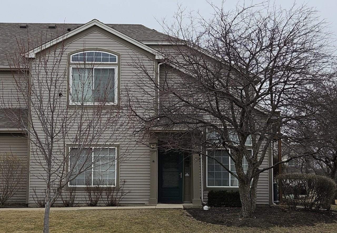 1036 Woodview Ct - Photo 2 of 22