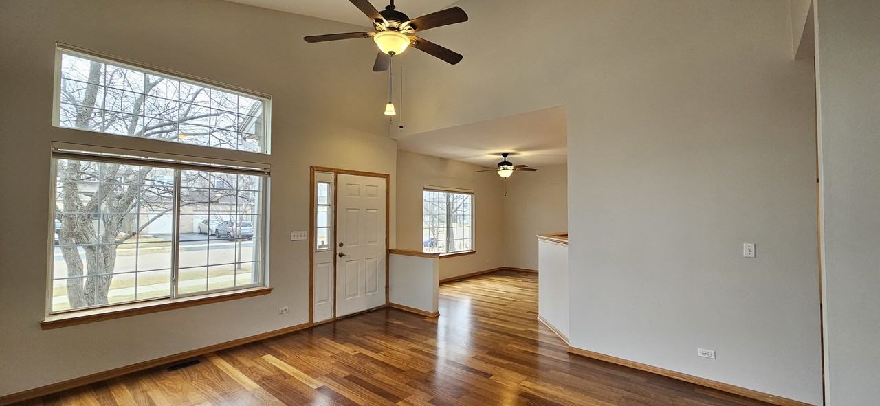 1036 Woodview Ct - Photo 3 of 22