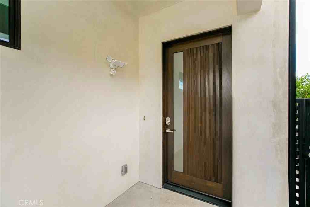 617 Hazel St - Photo 4 of 50