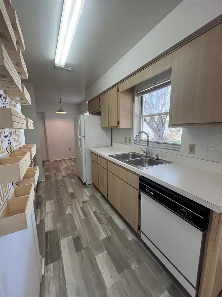 1585 Triangle Dr - Photo 5 of 21