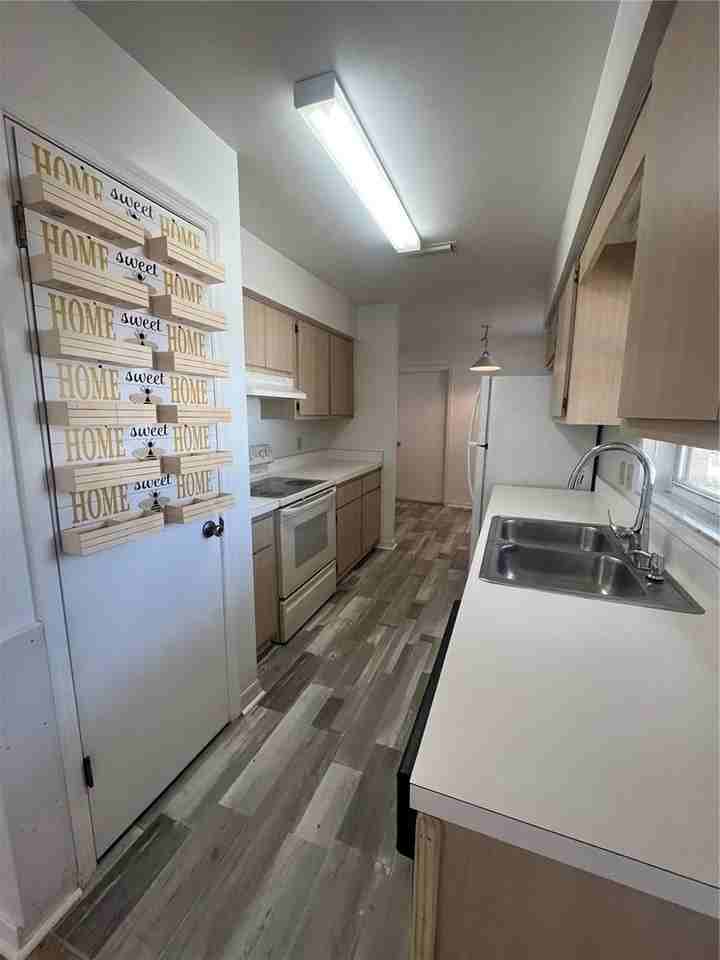 1585 Triangle Dr - Photo 6 of 21