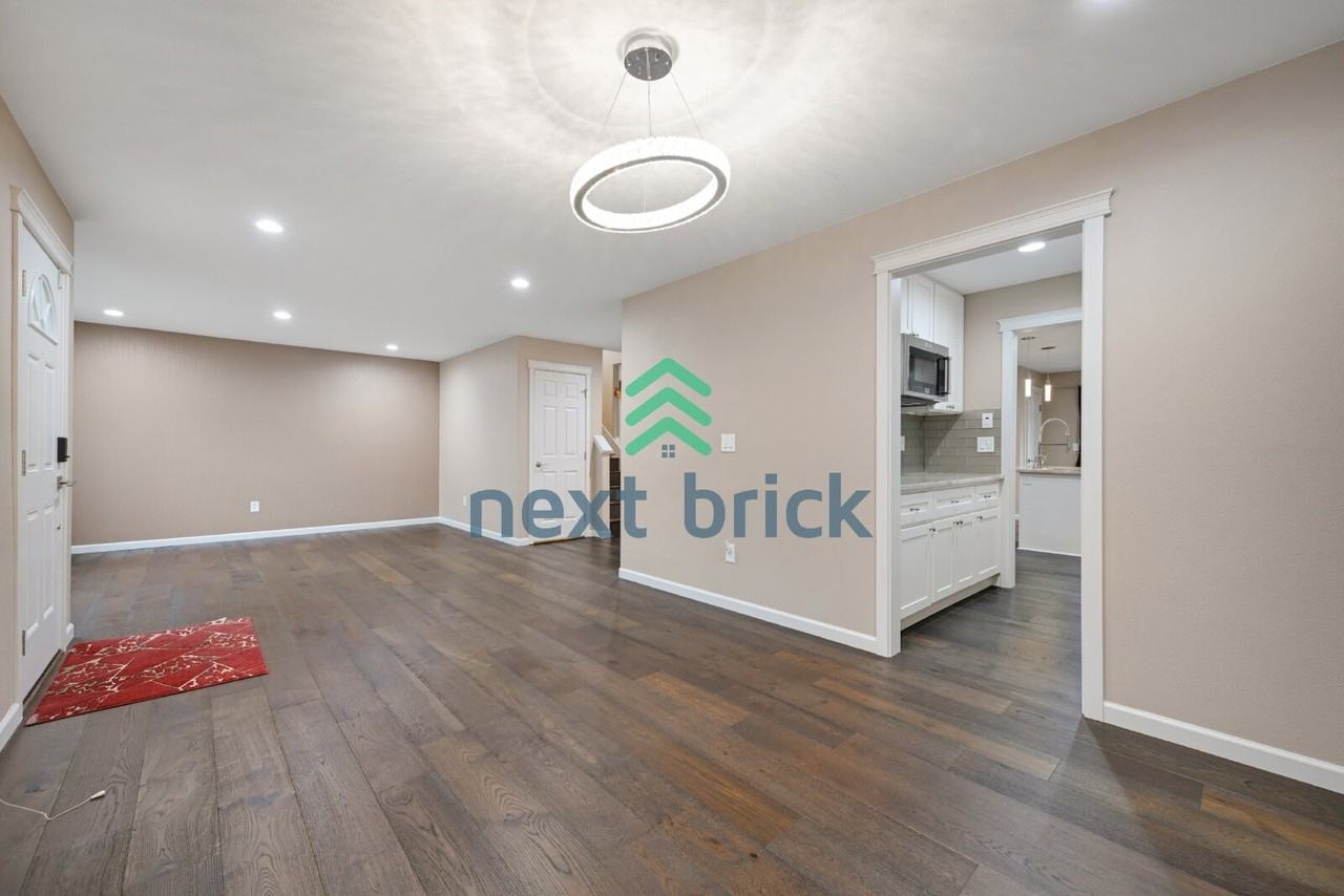 6411 Douglas Ave Se - Photo 4 of 28