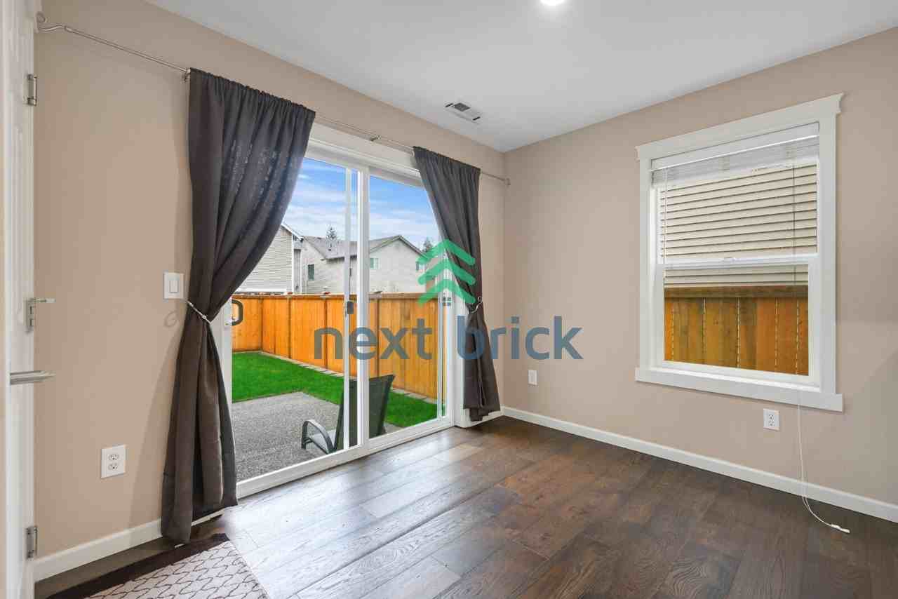 6411 Douglas Ave Se - Photo 6 of 28