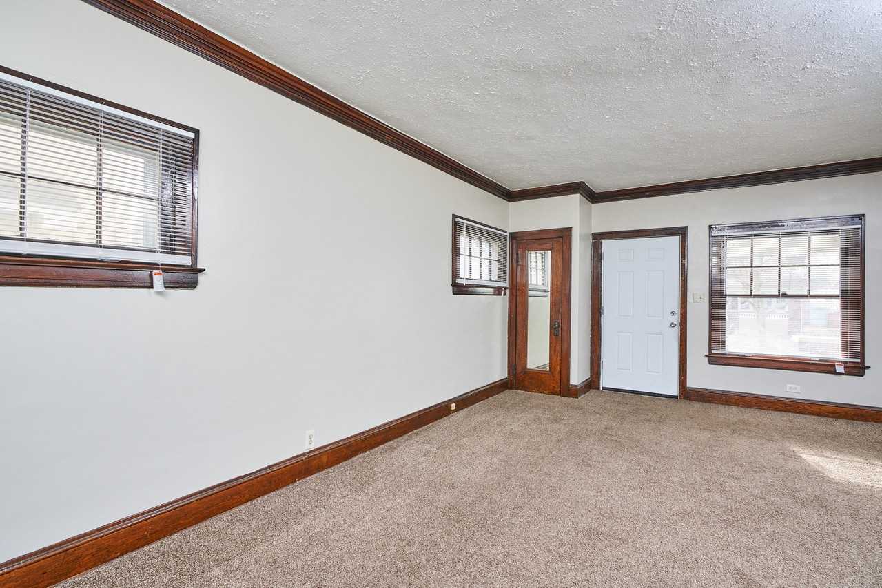 349 Beechwood Dr - Photo 4 of 15