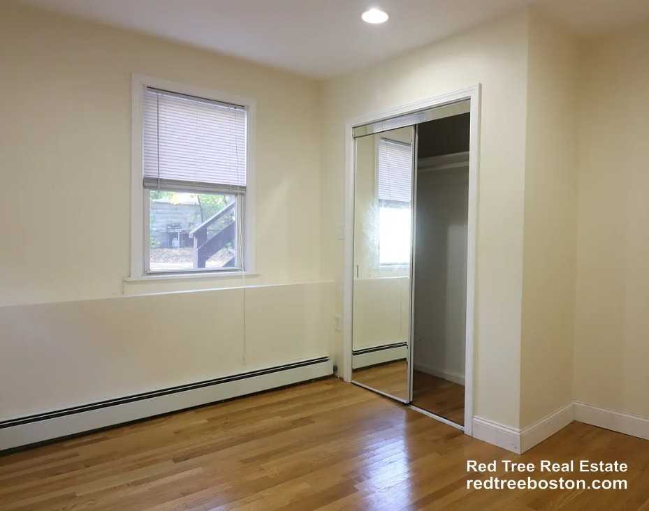 20 Magoun St #1 - Photo 7 of 10