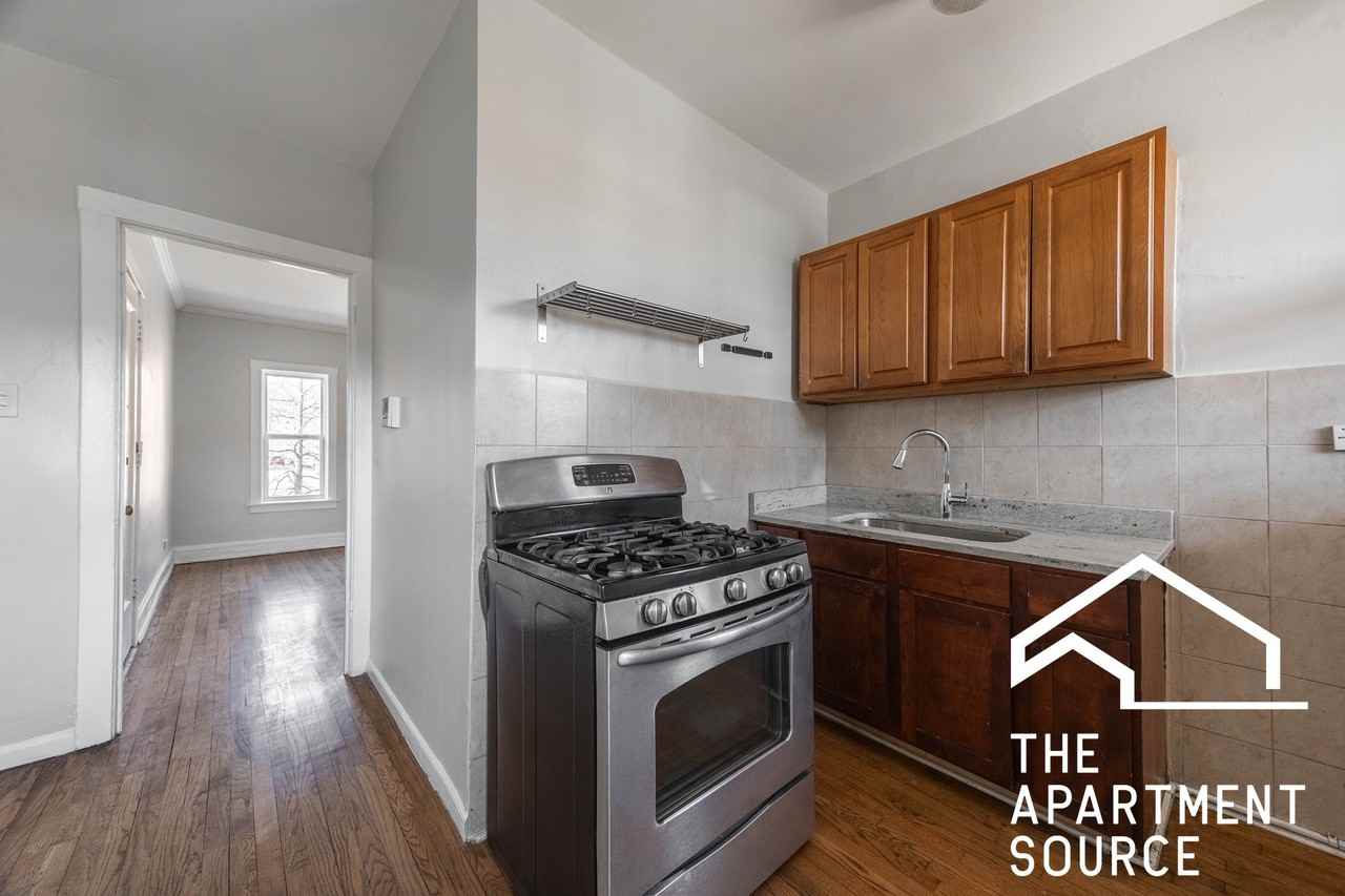 2659 N Spaulding Ave #123 - Photo 2 of 16