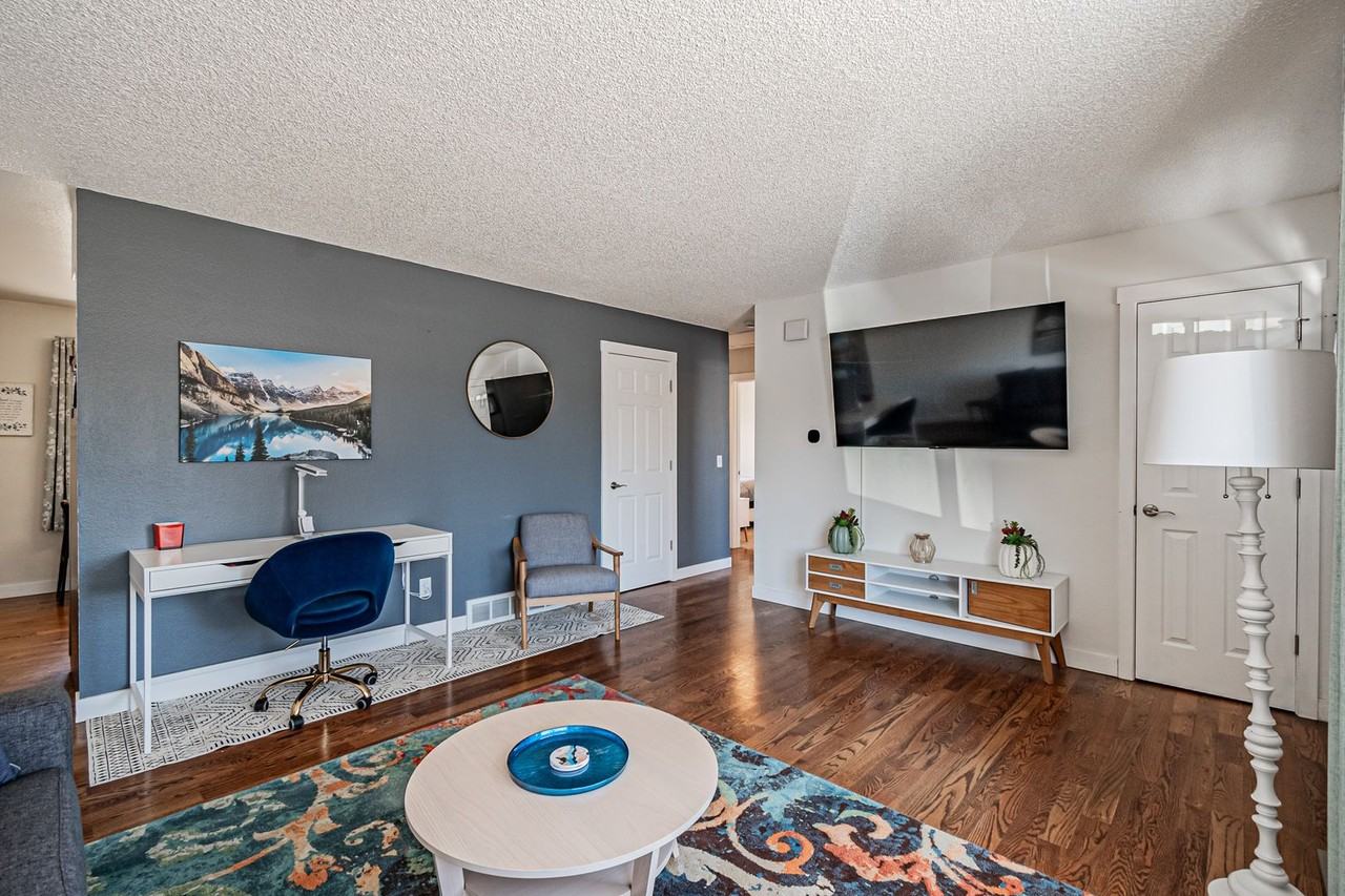 1515 Sagrimore Cir - Photo 2 of 24