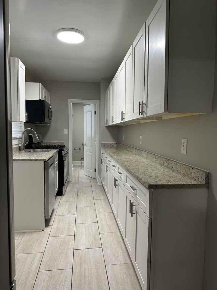 251 S Central Ave - Photo 4 of 22