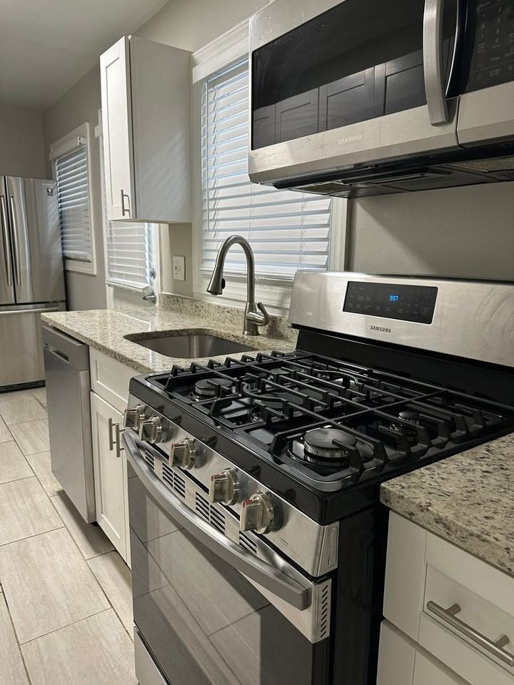 251 S Central Ave - Photo 6 of 22