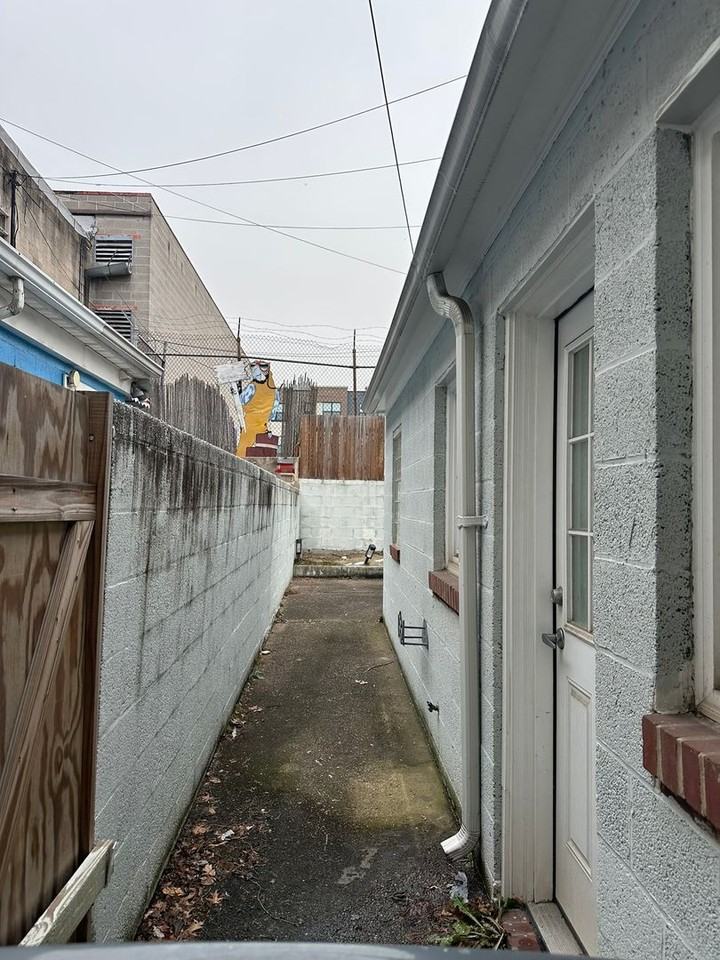 251 S Central Ave - Photo 7 of 22