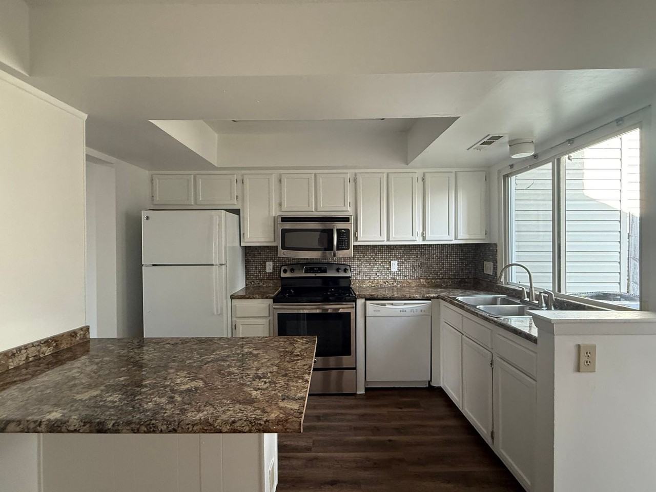 5583 Old Guard Cres - Photo 5 of 15