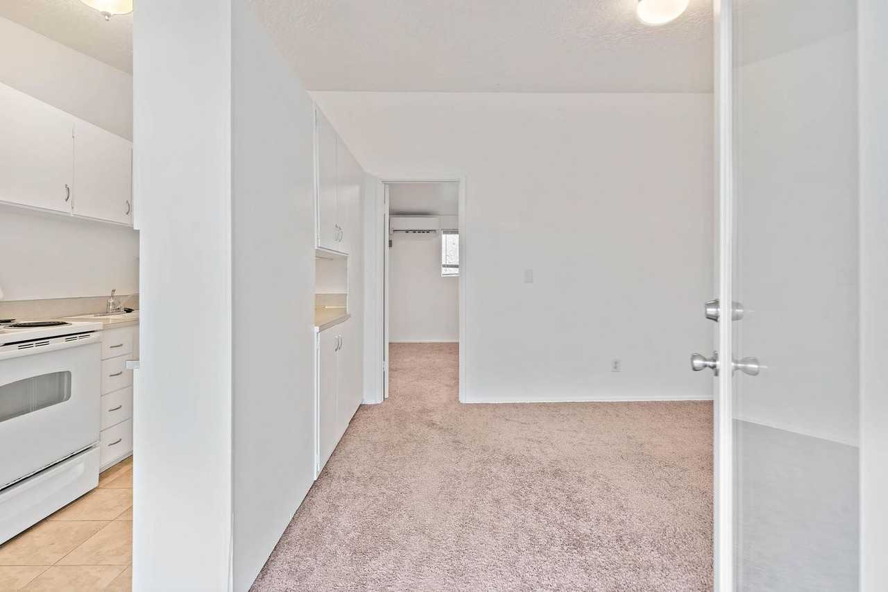 460 N Broadway St #482 - Photo 3 of 33