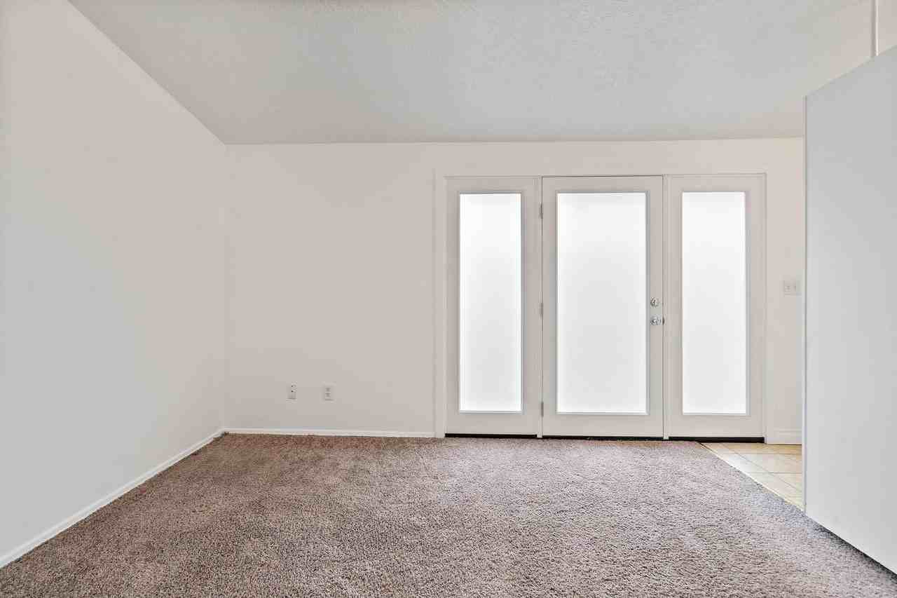 460 N Broadway St #482 - Photo 7 of 33