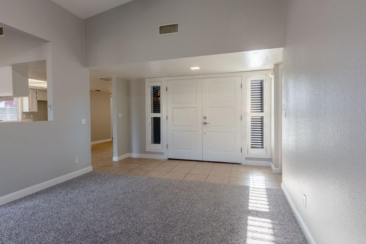 8916 Red Leaf Way - Photo 3 of 28