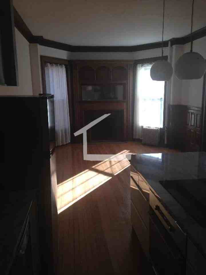 863 Beacon St - Photo 3 of 7
