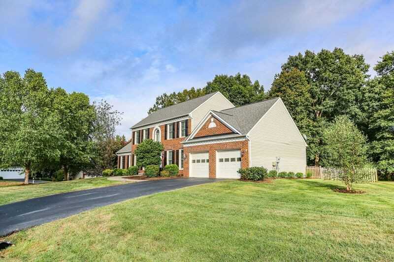 6000 Blackstone Blvd - Photo 3 of 50