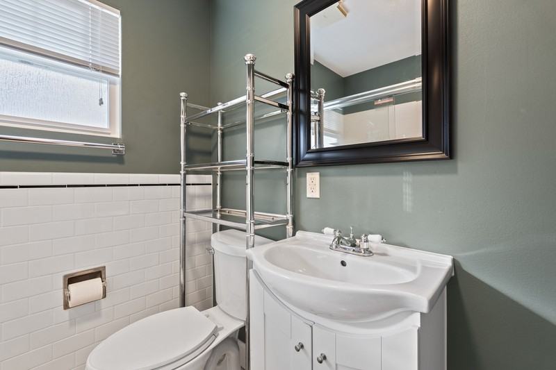 2403 N 44th St #A - Photo 5 of 22