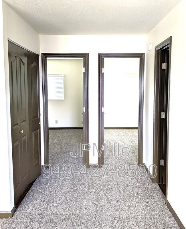 1700 Locust St #8 - Photo 6 of 13