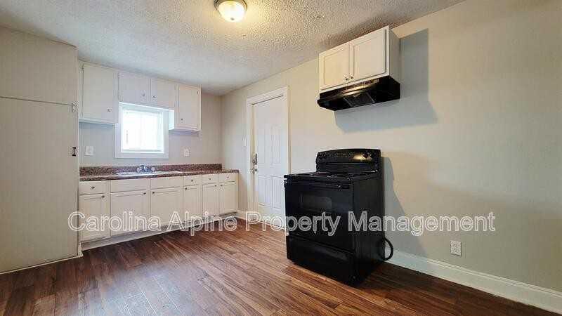 3029 Bratcher Ave - Photo 3 of 16