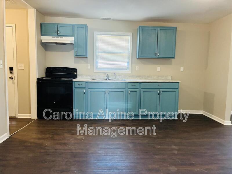 317 N Dilling St - Photo 5 of 18