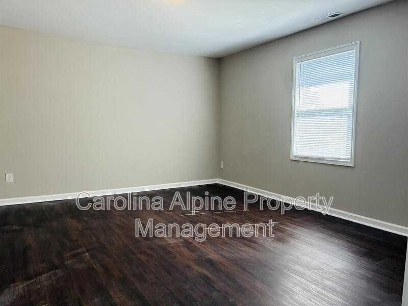 317 N Dilling St - Photo 7 of 18