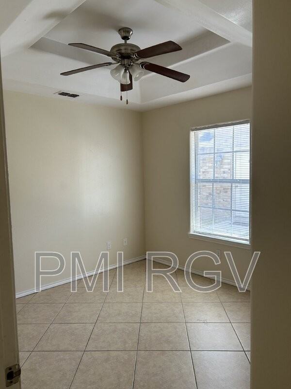 206 W Albatross Ave - Photo 7 of 16