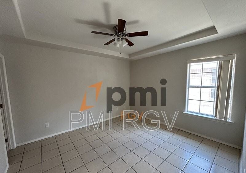 813 E Daffodil - Photo 7 of 26