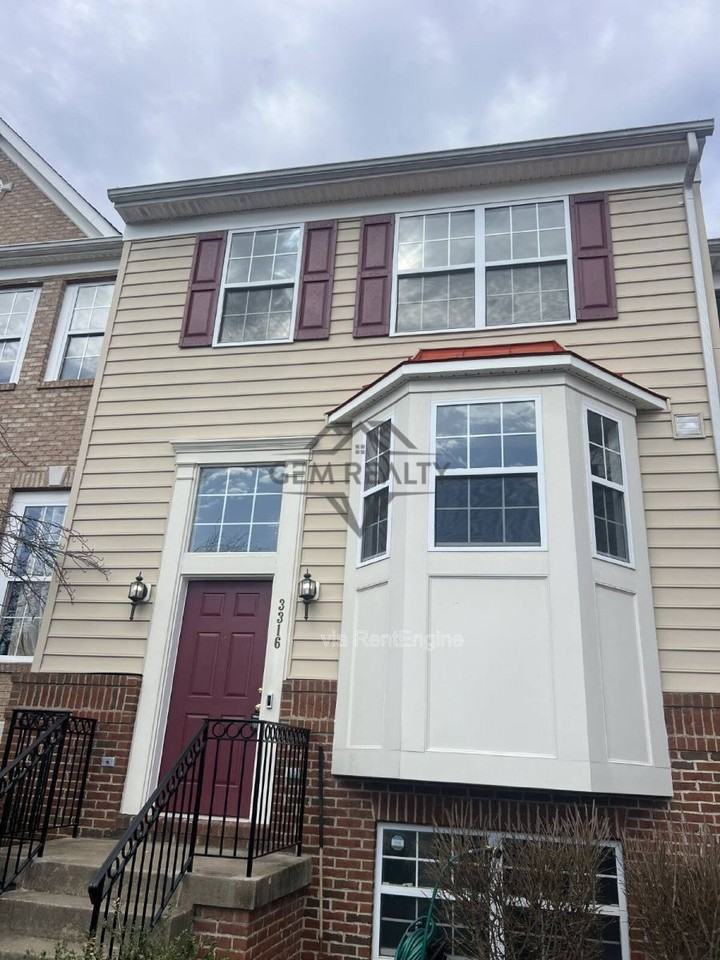 3316 Broker Ln - Photo 2 of 10