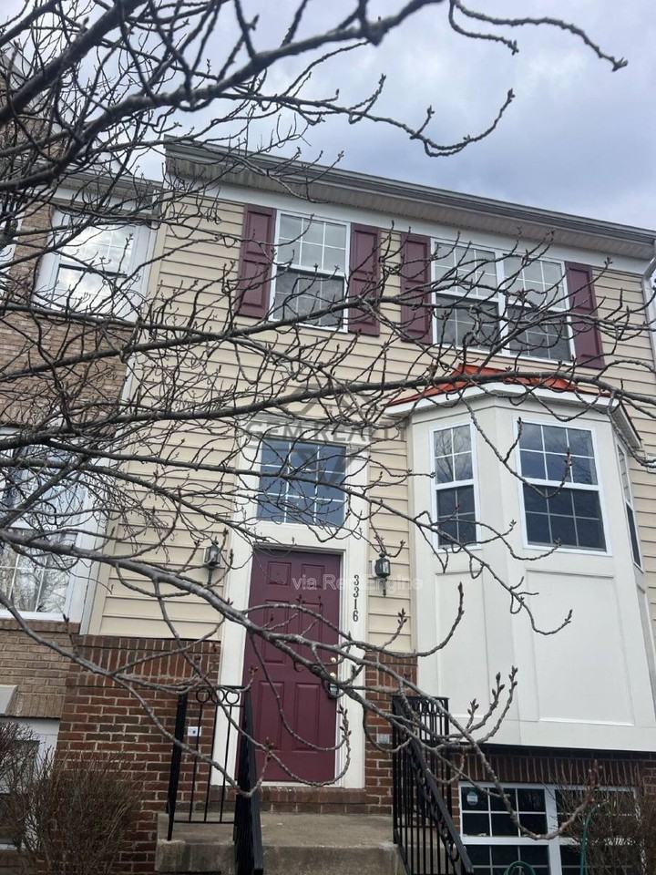 3316 Broker Ln - Photo 3 of 10