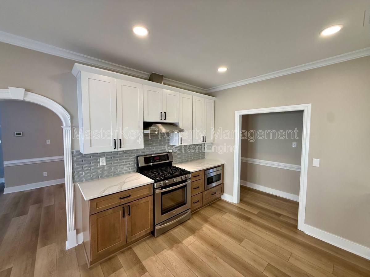 101 Prestwick Pl - Photo 2 of 10