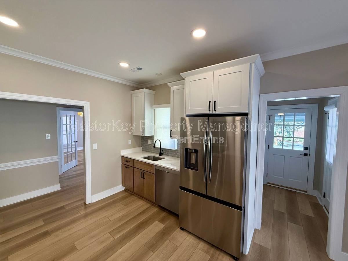 101 Prestwick Pl - Photo 3 of 10