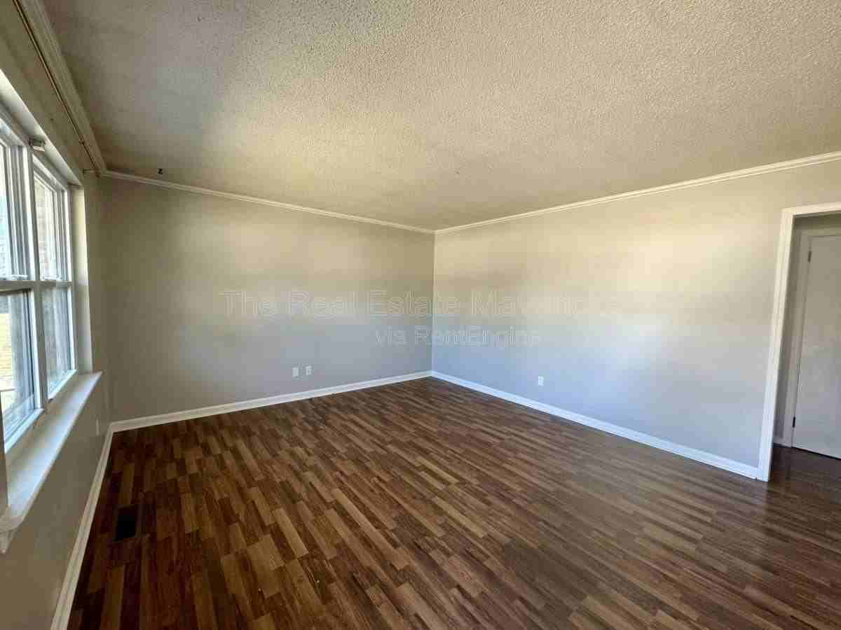 3626 Missionaire Ave #1 - Photo 3 of 10