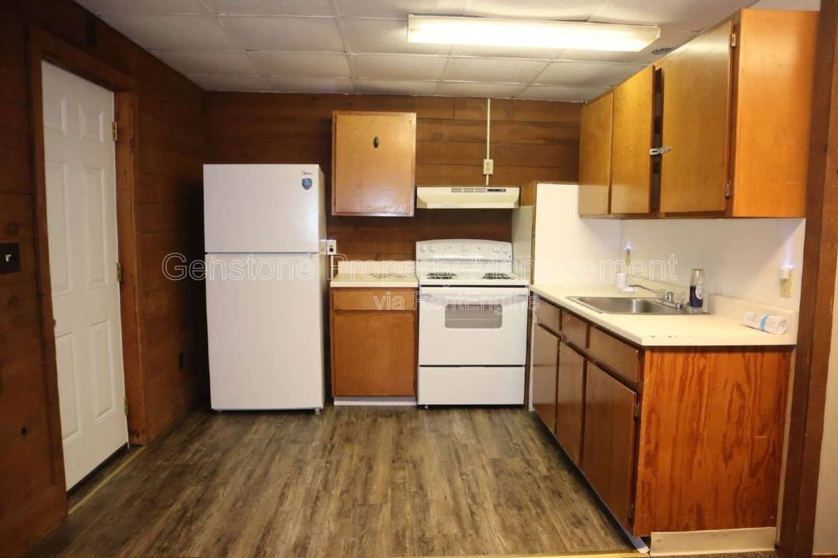 13 West St #1A - Photo 3 of 10