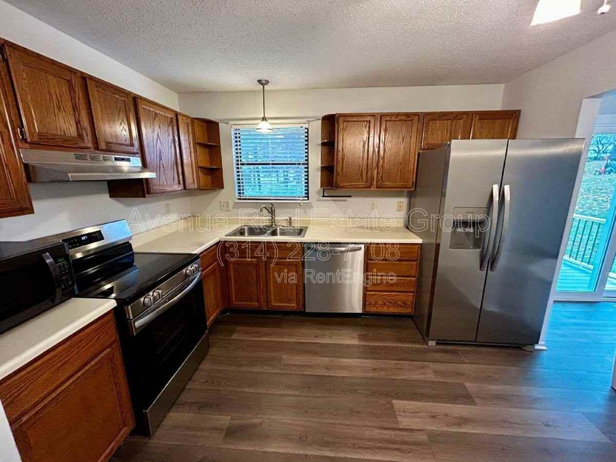 662 Lakewood Dr - Photo 4 of 10