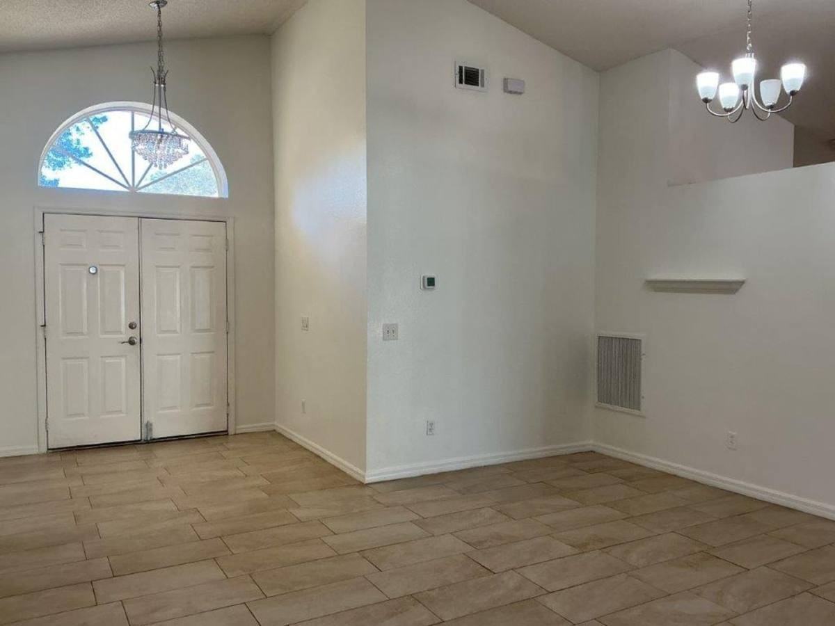 5721 Rywood Dr - Photo 2 of 10