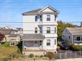 featured image of 576 Slade St #2