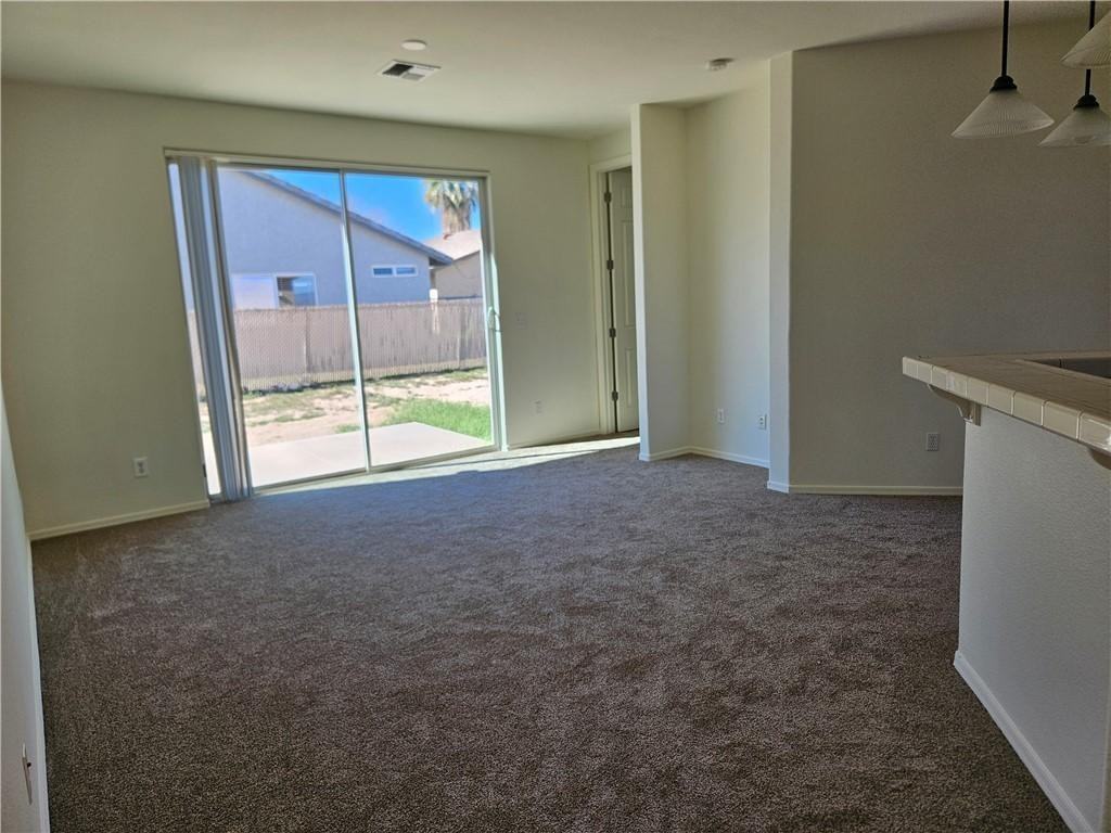 9933 S Arizona Dr - Photo 3 of 17