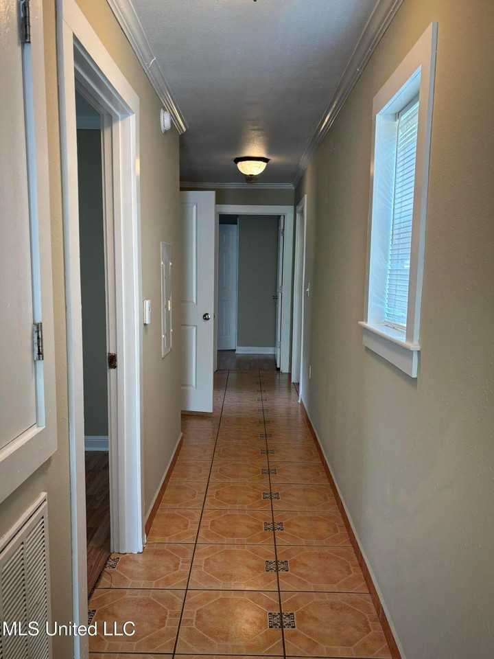 2712 14th St - Photo 4 of 9