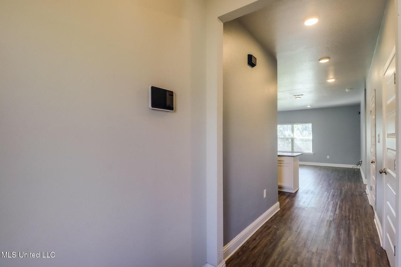 15587 Ollie Ln - Photo 2 of 29