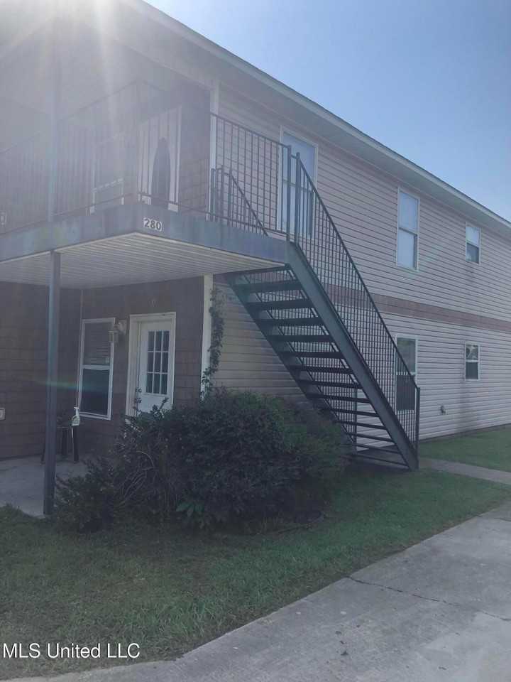 280 Rodenberg Ave - Photo 2 of 7