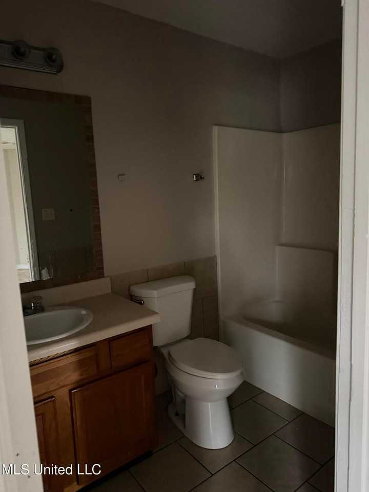 280 Rodenberg Ave - Photo 7 of 7