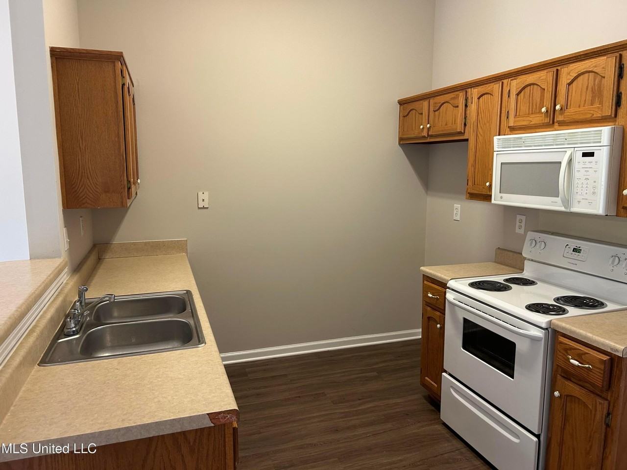 5371 Bradley Ln - Photo 5 of 19