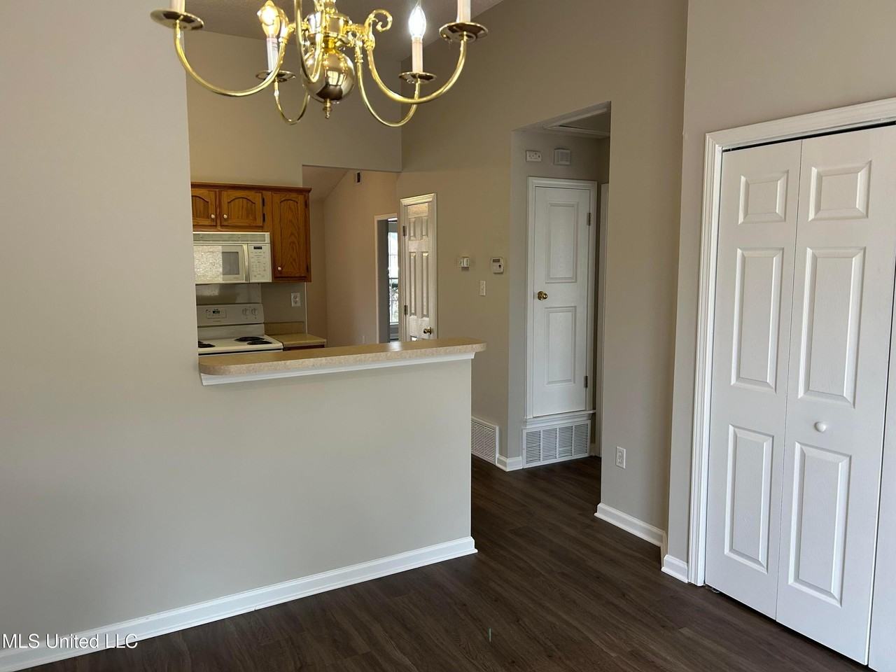 5371 Bradley Ln - Photo 7 of 19