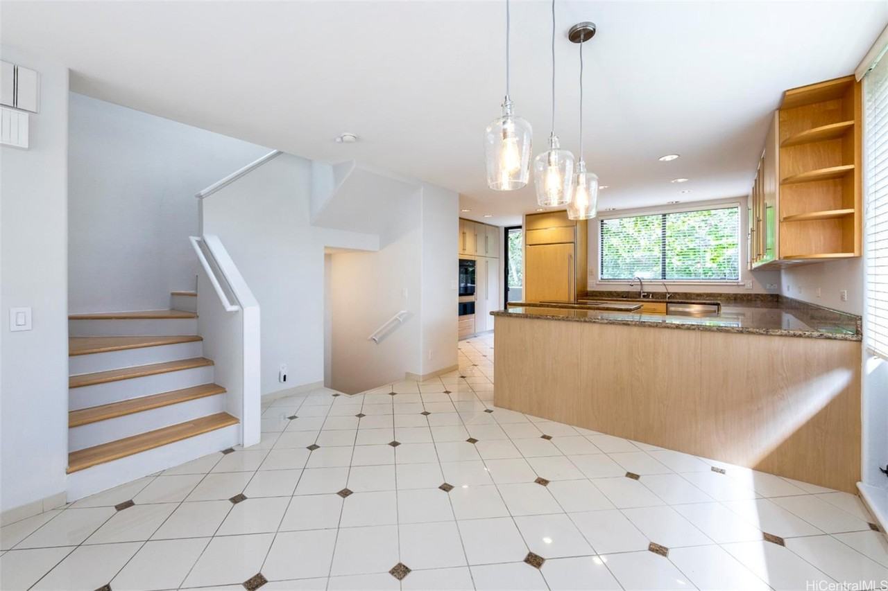 125 Maunalua Ave Apt A #9 - Photo 6 of 25