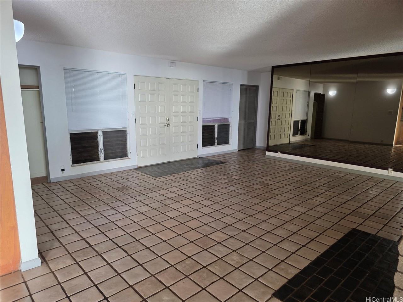 2380 Halekoa Dr - Photo 4 of 19