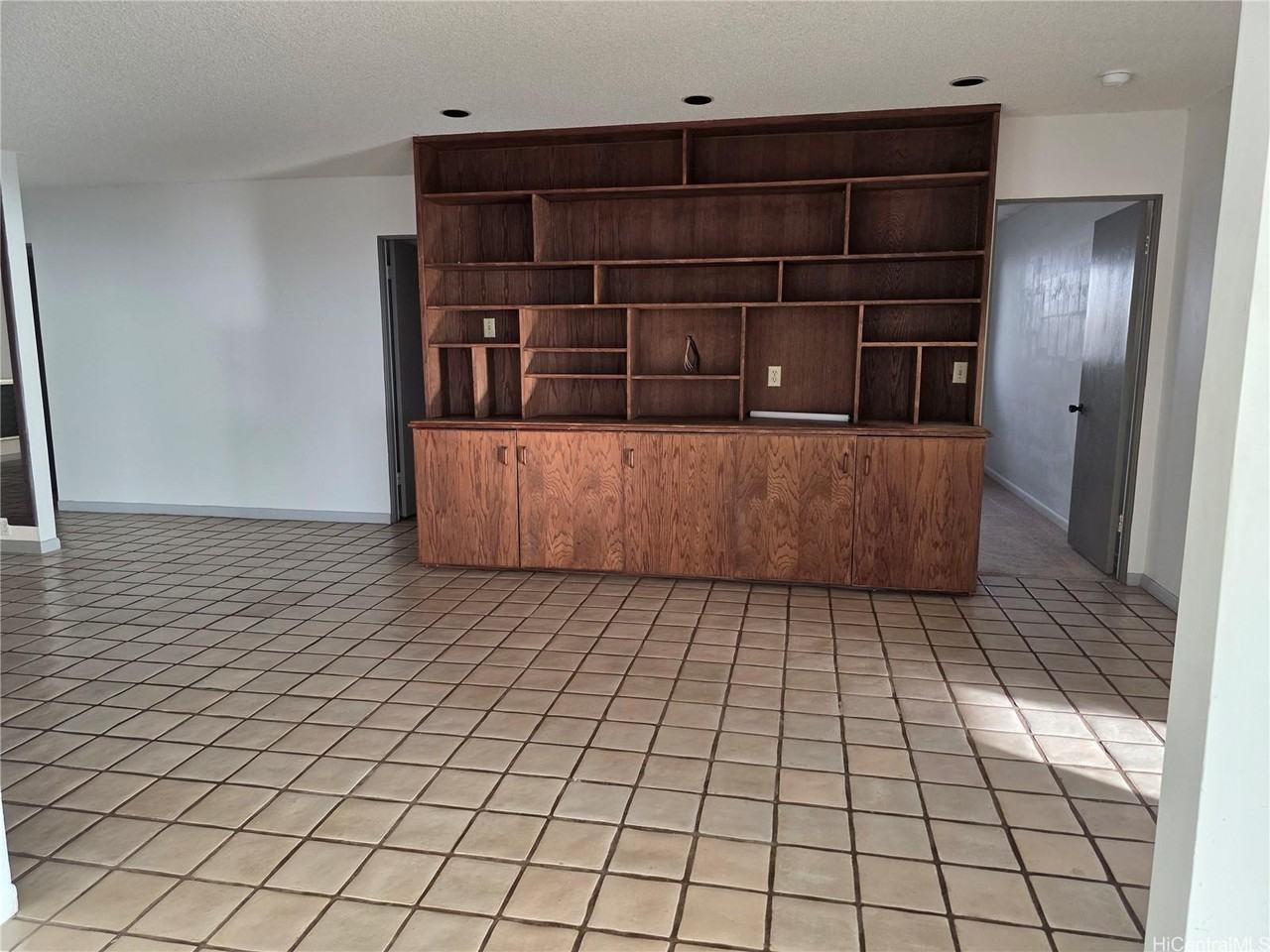 2380 Halekoa Dr - Photo 6 of 19