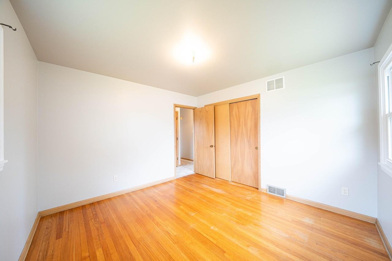 401 Michele Ave - Photo 2 of 21